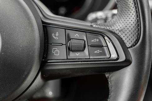Used 2024 Alfa Romeo Stelvio Veloce image 18