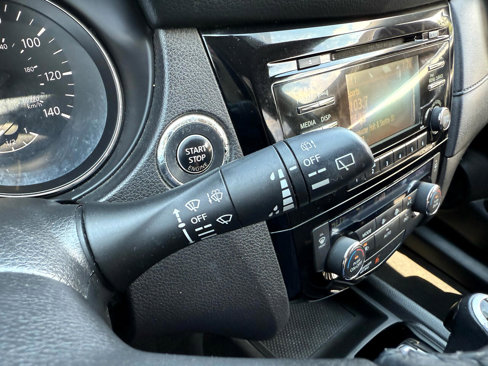Used 2017 Nissan Rogue SV image 21