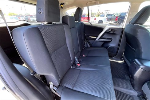 Used 2018 Toyota RAV4 LE w/ All Weather Liner Package image 27