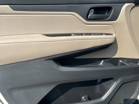 Used 2018 Honda Odyssey EX image 11