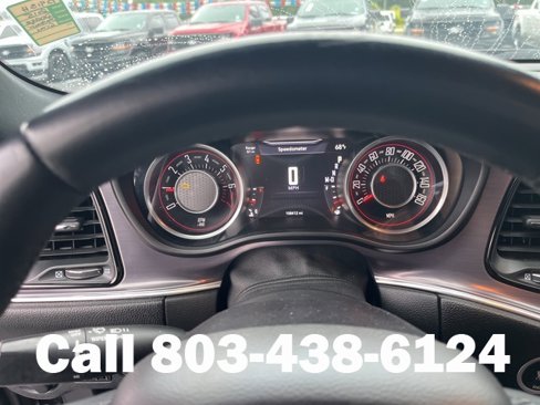 Used 2015 Dodge Challenger SXT image 19