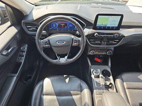 Used 2021 Ford Escape Titanium image 10