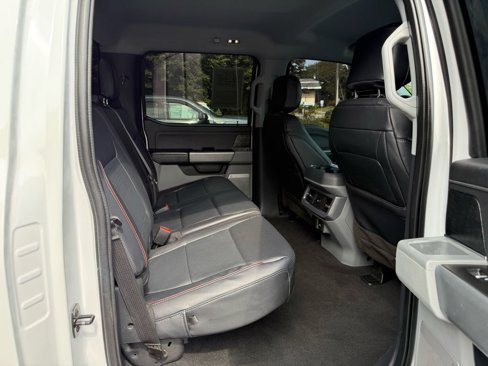 Used 2024 Ford F250 XLT w/ Black Appearance Package image 15
