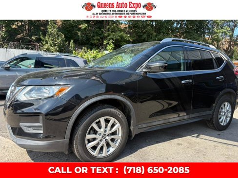 Used 2018 Nissan Rogue SV image 2