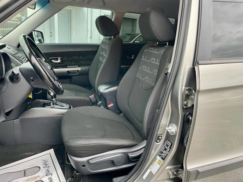 Used 2013 Kia Soul + image 9