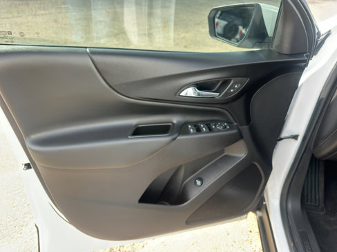Used 2024 Chevrolet Equinox LT image 28