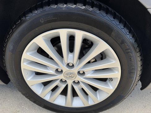 Used 2014 Toyota Avalon Limited image 34