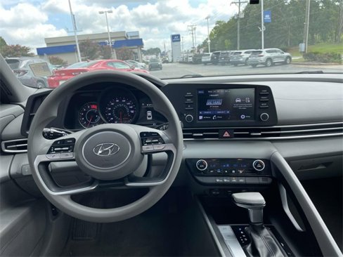Certified 2023 Hyundai Elantra SEL image 13