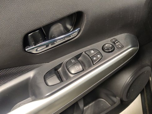 Used 2020 Nissan Kicks SV image 27