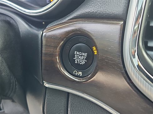 Used 2018 Jeep Grand Cherokee Limited image 28