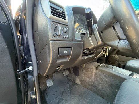 Used 2009 GMC Canyon SLE image 13