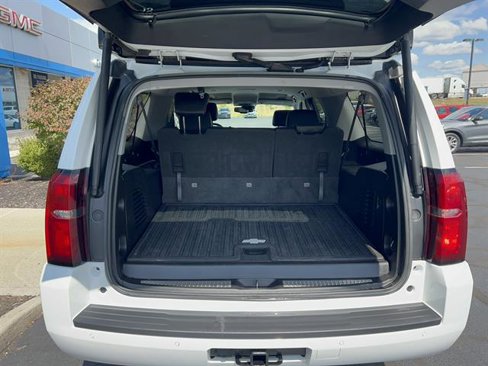 Used 2018 Chevrolet Suburban LT image 9