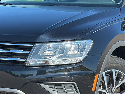 Used 2021 Volkswagen Tiguan S image 4