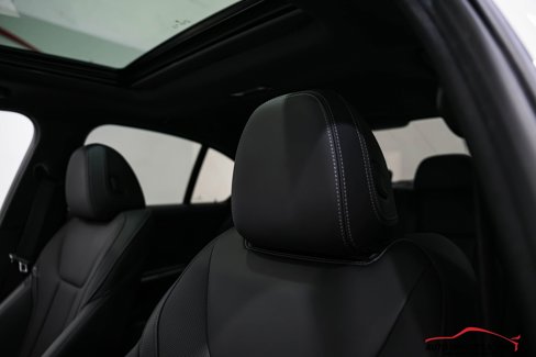 Used 2023 BMW 330e w/ M Sport Package image 39