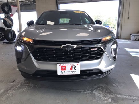 Used 2024 Chevrolet Trax RS w/ Driver Confidence Package image 9