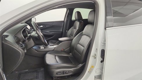 Used 2020 Chevrolet Malibu LT w/ Leather Package image 13