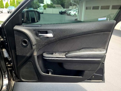 Used 2019 Dodge Charger SXT image 31