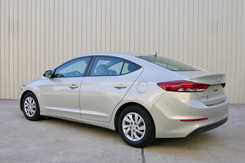 Used 2017 Hyundai Elantra SE image 6