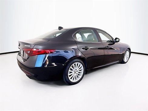 Used 2022 Alfa Romeo Giulia Sprint image 9