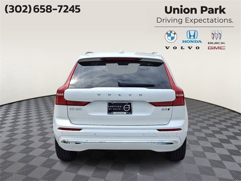 Used 2023 Volvo XC60 B5 Plus image 5