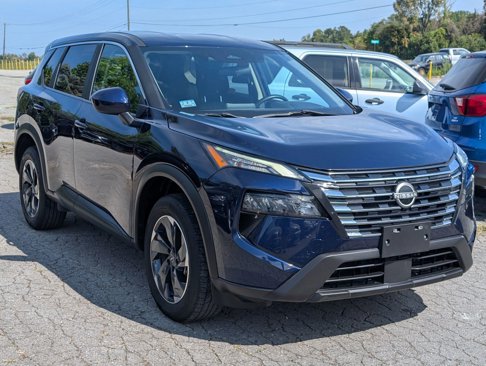 Used 2024 Nissan Rogue SV image 5