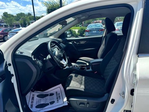 Used 2021 Nissan Rogue Sport SV image 14