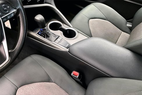Used 2022 Toyota Camry LE image 14