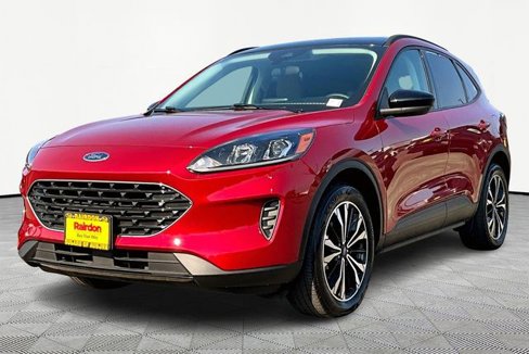 Used 2022 Ford Escape SE w/ SE Sport Appearance Package image 2