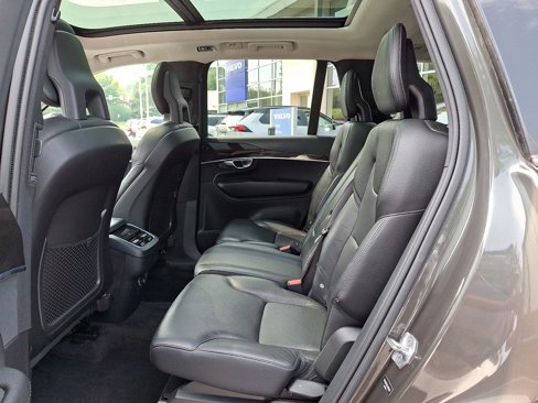 Used 2018 Volvo XC90 T6 Momentum w/ Convenience Package image 10