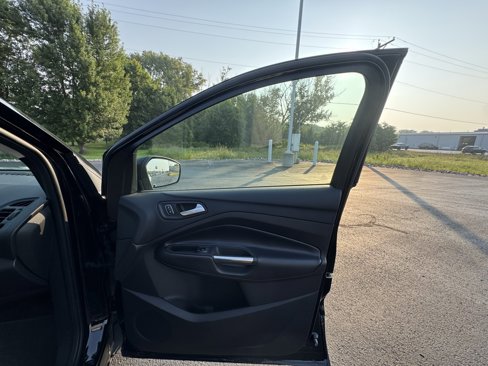 Used 2018 Ford Escape SE w/ SE Sport Appearance Package image 18