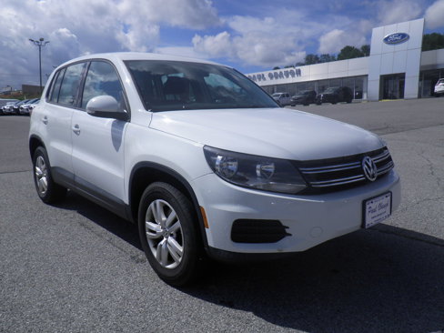 Used 2014 Volkswagen Tiguan S image 1