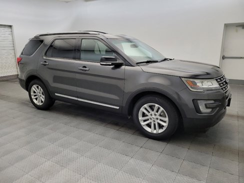 Used 2017 Ford Explorer XLT w/ Equipment Group 201A image 11