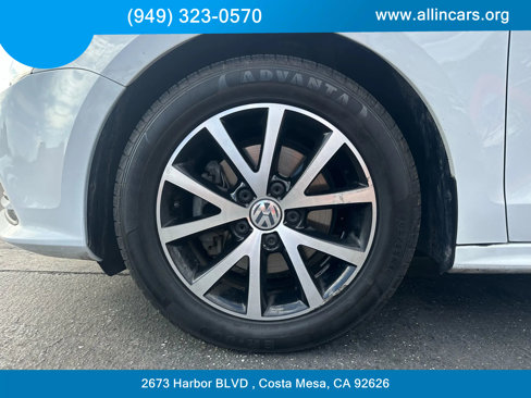 Used 2017 Volkswagen Jetta SE image 16
