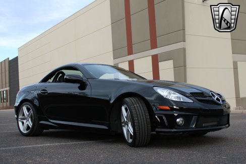 Used 2010 Mercedes-Benz SLK 55 AMG image 8