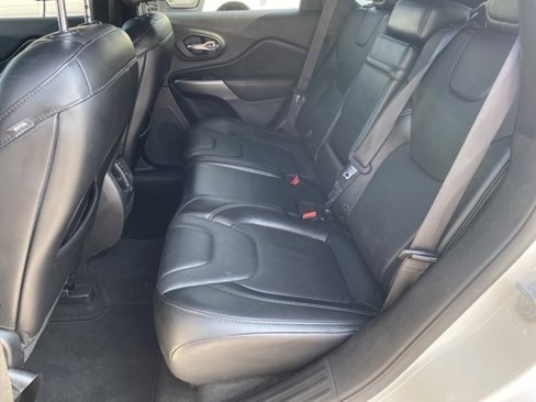 Used 2019 Jeep Cherokee High Altitude image 34
