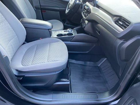 Used 2021 Ford Escape SE w/ Cold Weather Package image 21