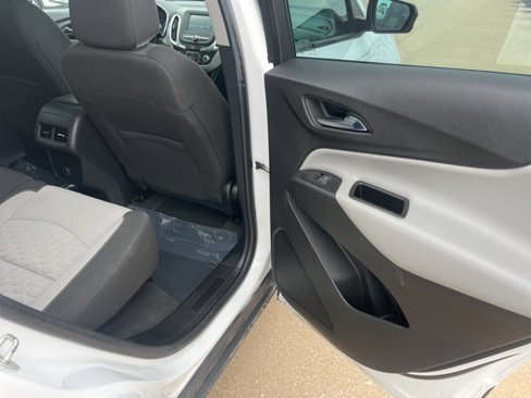 Used 2018 Chevrolet Equinox LS image 45