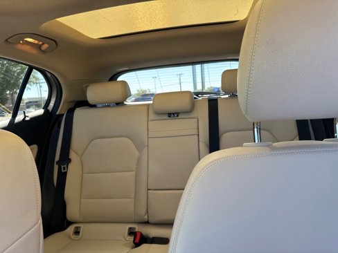 Used 2018 Mercedes-Benz GLA 250 image 17