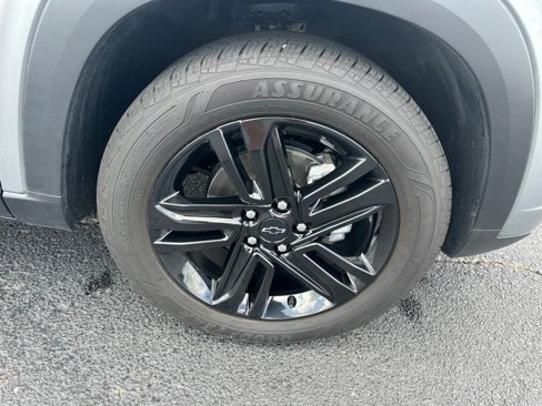 Used 2025 Chevrolet Trax ACTIV w/ Sunroof Package image 21
