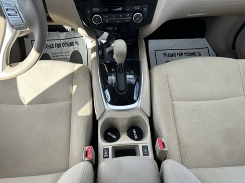 Used 2015 Nissan Rogue SV w/ SV Premium Package image 21