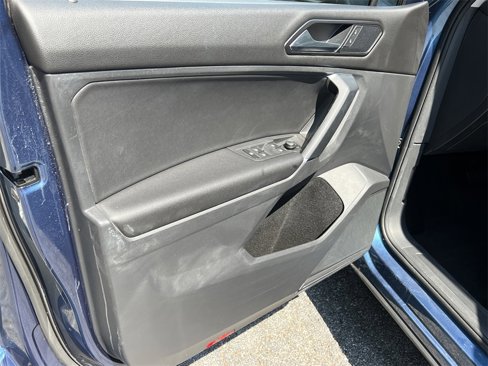 Used 2018 Volkswagen Tiguan SE image 8