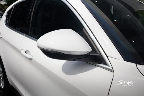 Used 2020 Alfa Romeo Stelvio image 9