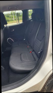 Used 2018 Jeep Renegade Latitude image 18