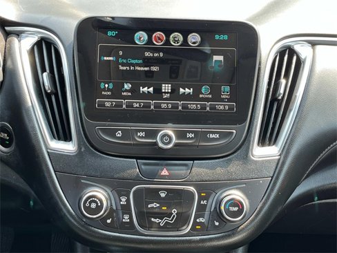 Used 2018 Chevrolet Malibu LT w/ Leather Package image 12