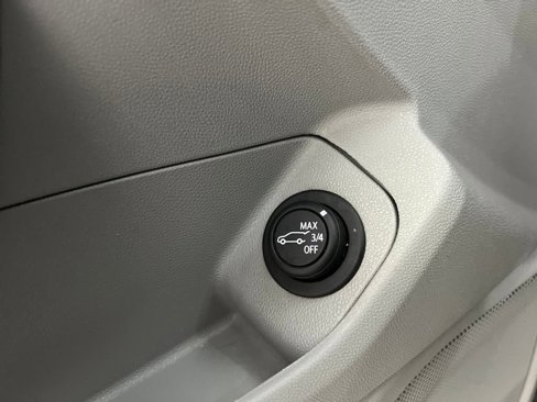 Used 2023 GMC Terrain SLT image 13
