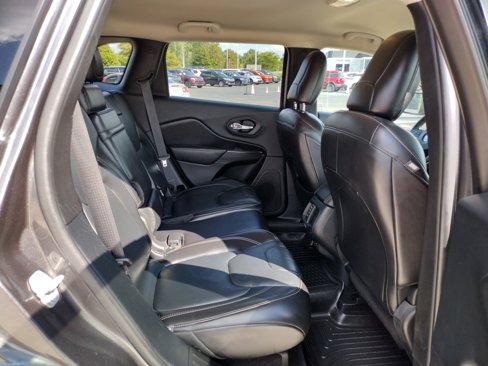 Used 2016 Jeep Cherokee Limited w/ Technology Group image 9