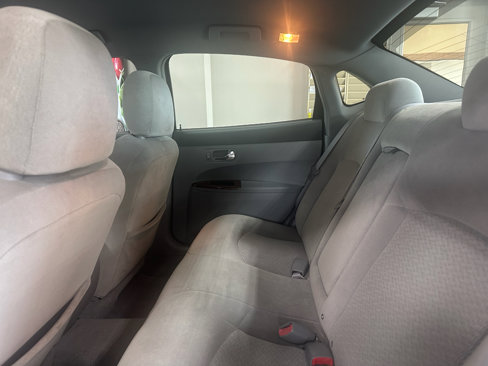 Used 2005 Buick LaCrosse CX image 9