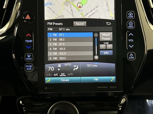 Used 2020 Toyota Prius Prime XLE image 16