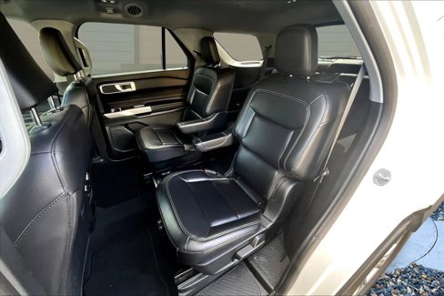 Used 2021 Ford Explorer XLT w/ Equipment Group 202A image 25