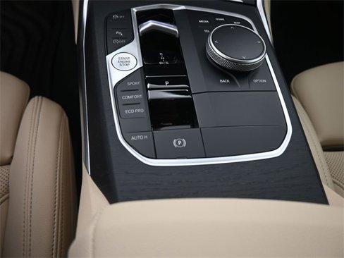New 2024 BMW 330i Sedan w/ Convenience Package image 9